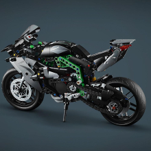                            LEGO® Technic 42170 Motorka Kawasaki Ninja H2R                        