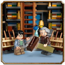                             LEGO® Harry Potter™ 76439 Ollivanderův obchod a Obchod madame Malkinové                        