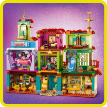                             LEGO® │ Disney 43245 Kouzelný dům Madrigalových                        