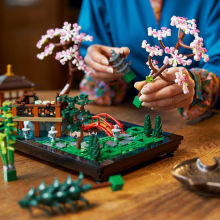                             LEGO® Icons 10315 Tichá zahrada                        