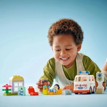                             LEGO® DUPLO® 10447 Sanitka a řidič                        