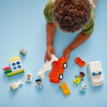                             LEGO® DUPLO® 10447 Sanitka a řidič                        