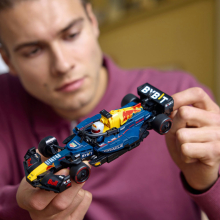                             LEGO® Speed Champions 77243 Závodní auto Oracle Red Bull Racing RB20 F1®                        