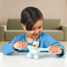                             Bluey Stretchy Super pružná figurka Bluey                        