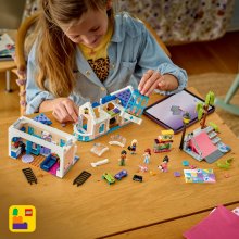                             LEGO® Friends 42687 Liann a její rodinný dům                        