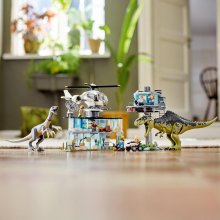                             LEGO® Jurassic World™ 76949 Útok giganotosaura a therizinosaura                        