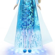                             Frozen anglicky zpívající panenka Elsa se světly                        