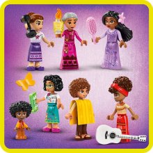                             LEGO® ǀ Disney 43245 Kouzelný dům Madrigalových                        