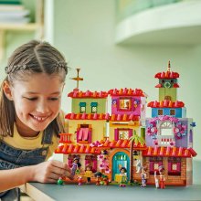                             LEGO® ǀ Disney 43245 Kouzelný dům Madrigalových                        