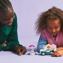                             LEGO® Friends 42644 Zmrzlinářské auto v městečku Heartlake                        