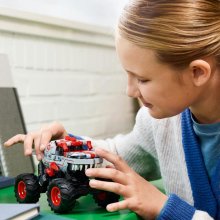                             LEGO® Technic 42200 Monster Jam™ ThunderROARus™ s natahovacím motorem                        
