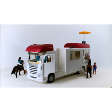                             Schleich 42619 Přepravník koní                        