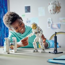                             LEGO® Creator 3 v 1 31152 Astronaut                        