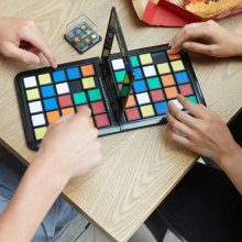                             RUBIKS - Rubikova závodní hra                        