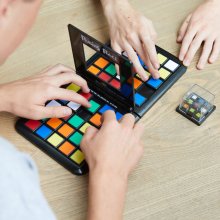                             RUBIKS - Rubikova závodní hra                        