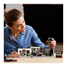                             LEGO® Icons 10291 Queer tým – byt „Úžo Pětky“                        