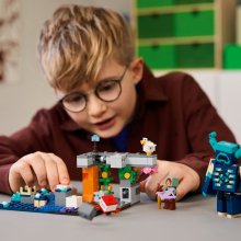                             LEGO® Minecraft® 21274 Setkání se Strážcem                        