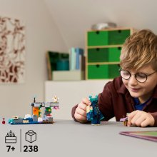                             LEGO® Minecraft® 21274 Setkání se Strážcem                        