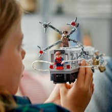                             LEGO® | Marvel 76321 Spider-Man vs. Doc Ock: Scéna v metru                        
