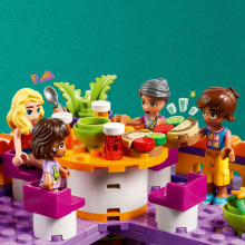                             LEGO® Friends 41747 Komunitní kuchyně v městečku Heartlake                        