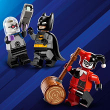                            LEGO® DC Batman™ 76274 Batman™ a Batmobil vs. Harley Quinn™ a Mr. Freeze™                        