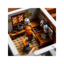                             LEGO® Ideas 21325 Středověká kovárna                        