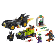                             LEGO® DC Batman™ 76180 Batman™ vs. Joker™: Honička v Batmobilu                        