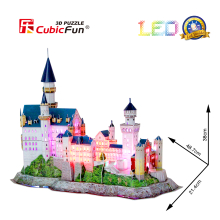                             CubicFun - Puzzle 3D Zámek Neuschwanstein s LED světlem - 128 dílků                        