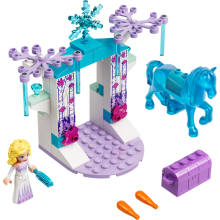                             LEGO® I Disney 43209 Ledová stáj Elsy a Nokka                        
