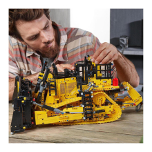                             LEGO® Technic 42131 Buldozer Cat® D11 ovládaný aplikací                        