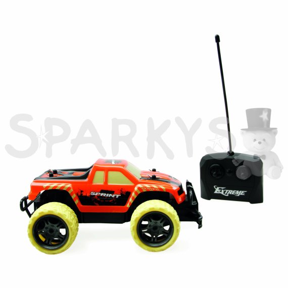 R/C auto 1:18 jeep                    